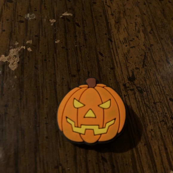 Halloween Pumpkin Jack O Lantern Crocs Shoe Charm - Picture 1 of 2